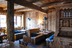 Intérieur Vieux bois salle de restaurant 